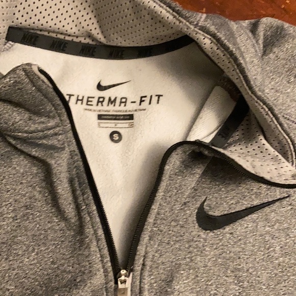 Nike sweatshirt - Picture 3 of 4